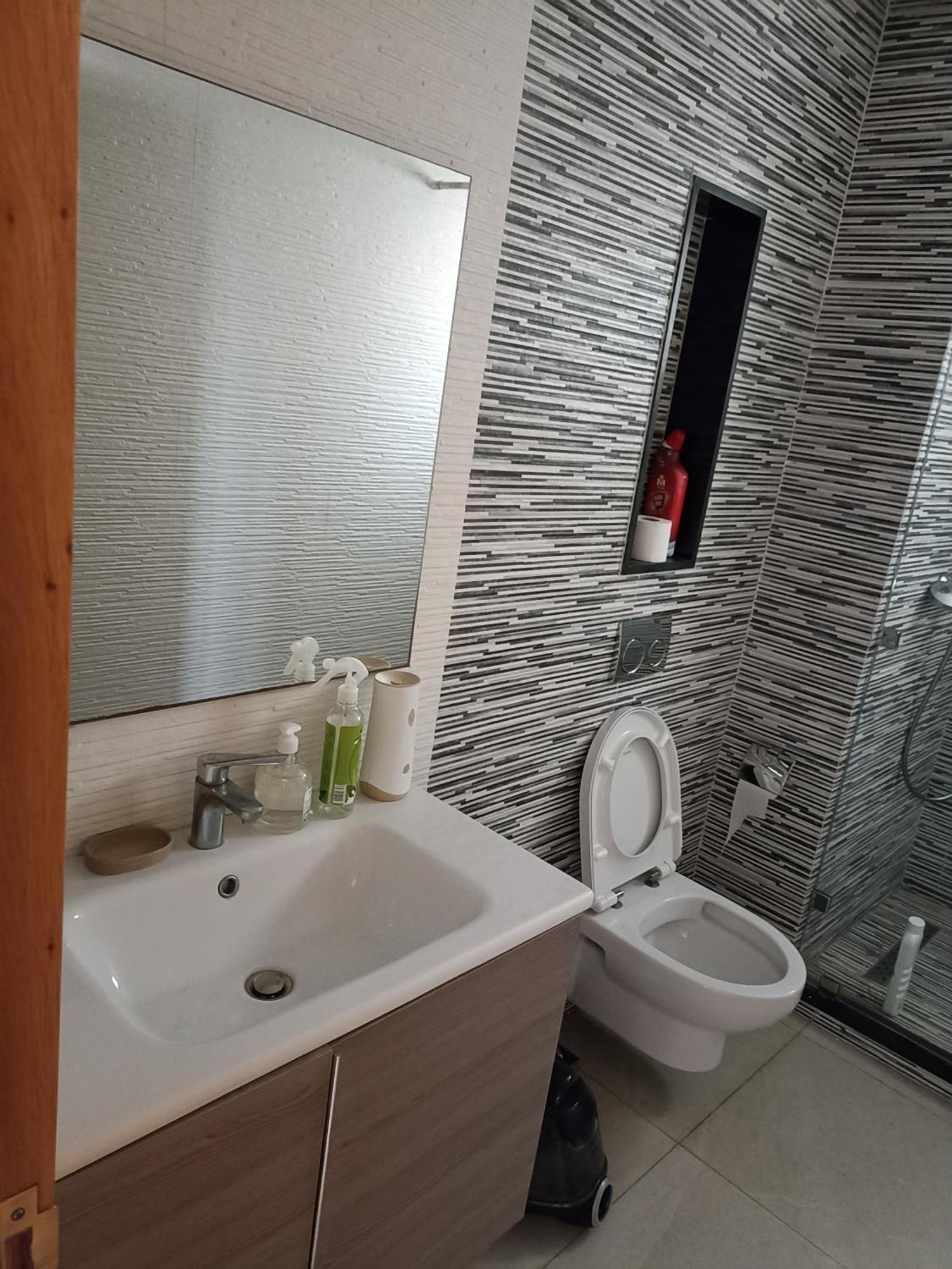 Apartment De *